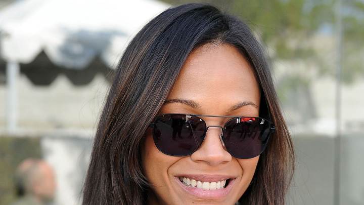 Zoe Saldana Smiling N Wearing Black Goggles In Los Angeles